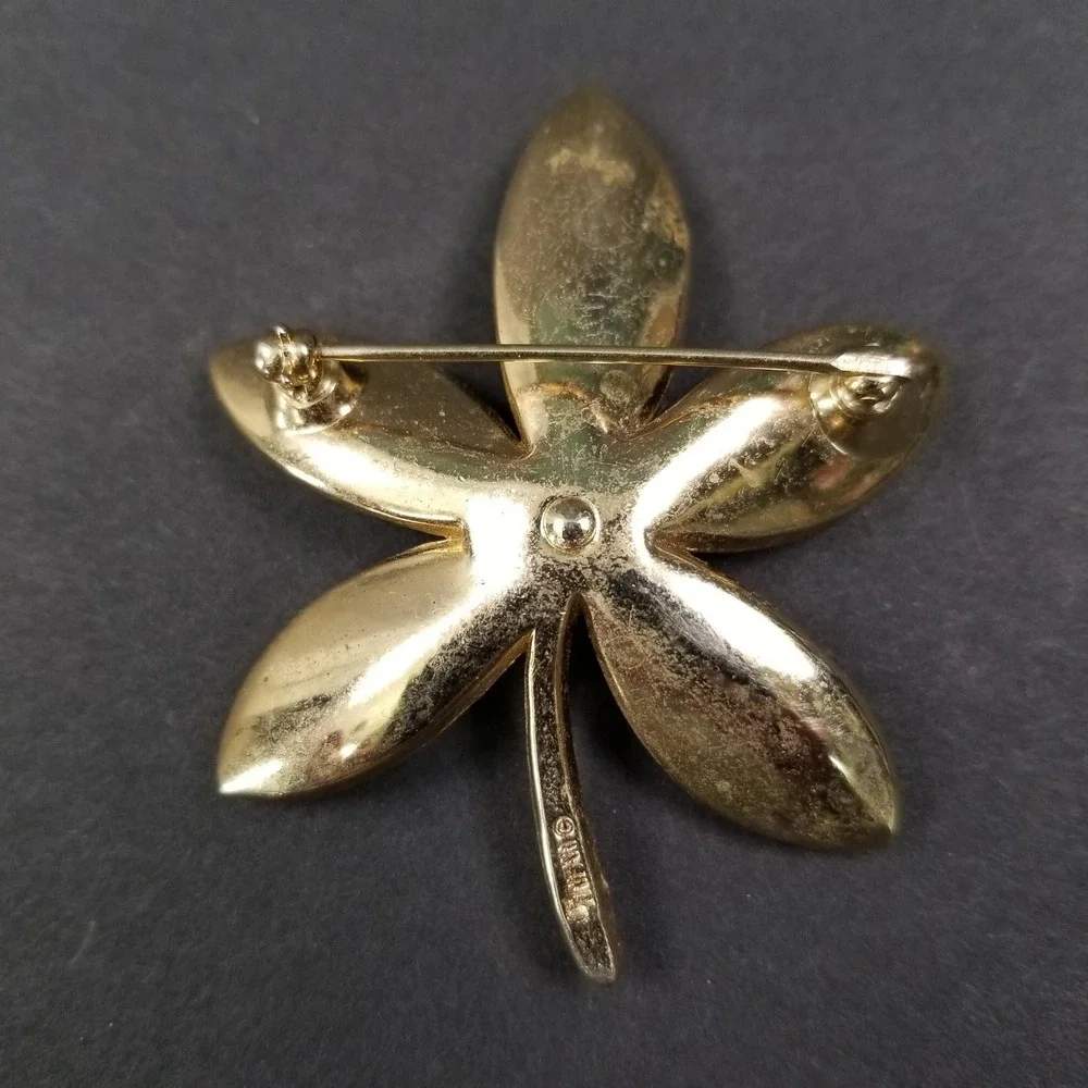 Vintage Trifari Gold Tone Textured Five Petal‎ Flower Brooch Pin Botanical MCM